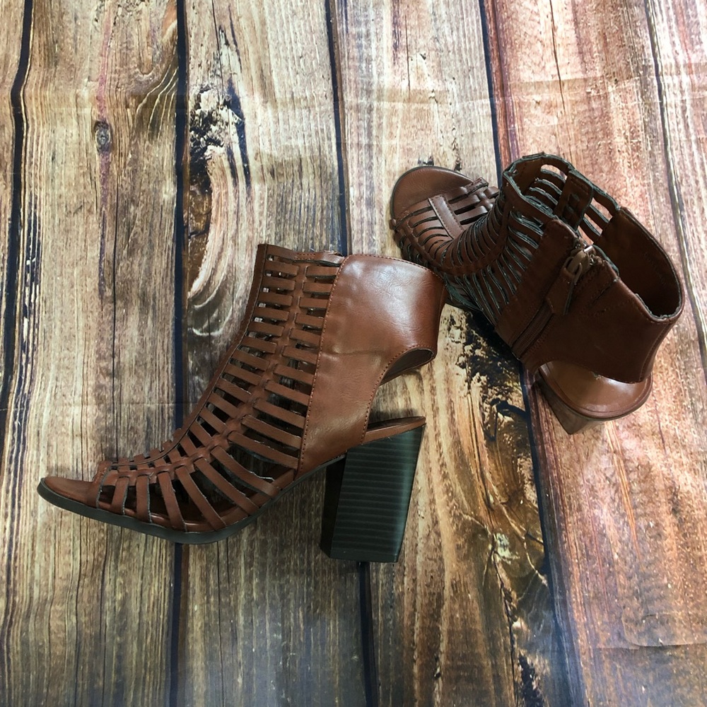 Forever 21 brown wedge Sandals 👡